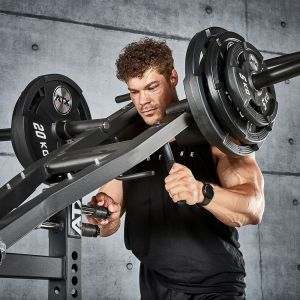 One of the tallest pro bodybuilders around - IFBB Pro Wesley Vissers on the SQM-700 Lever Squat. 